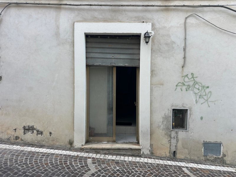 Local commercial à San Valentino in Abruzzo Citeriore