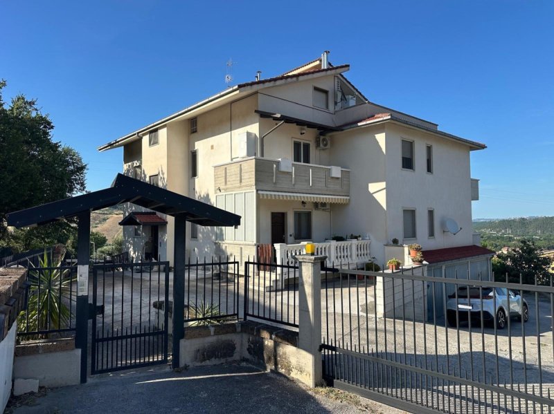 Apartamento em Scafa
