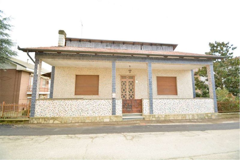 Villa à Montiglio Monferrato