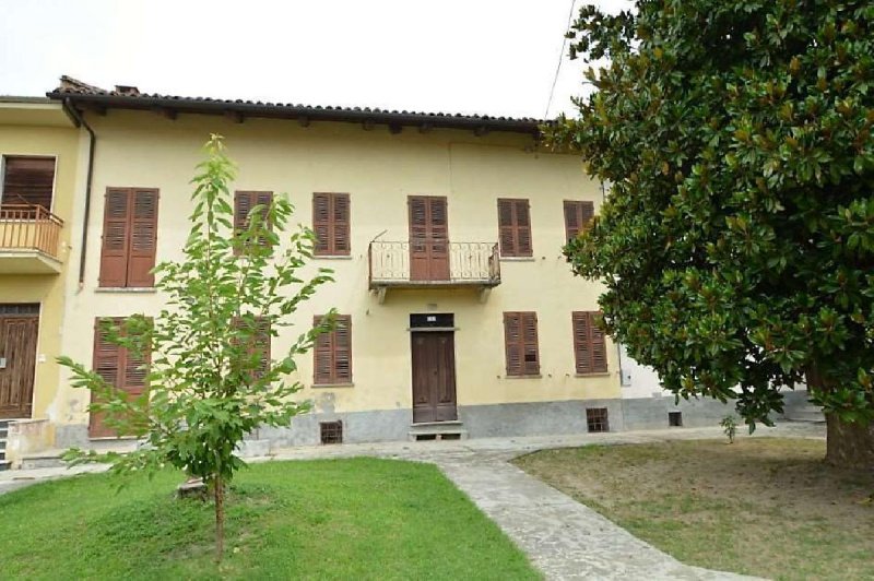 Semi-detached house in Piovà Massaia