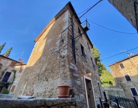 Hus från källare till tak i Rapolano Terme