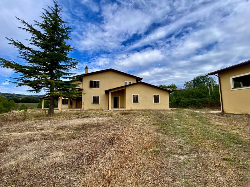 Casa di campagna a Nocera Umbra