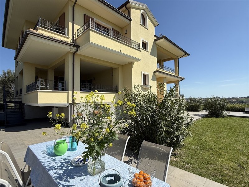 Villa in Sant'Egidio alla Vibrata