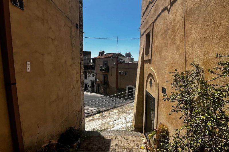 Casa indipendente a Caltagirone