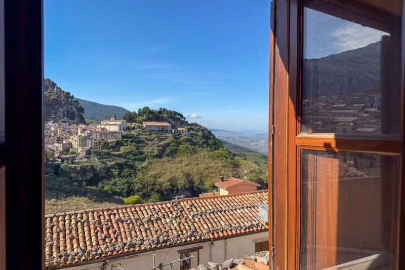 Casa independiente en Gratteri