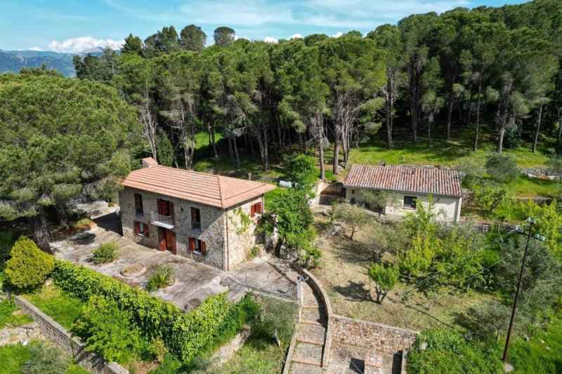 Casa indipendente a Castelbuono
