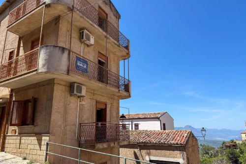 Casa independente em Gratteri