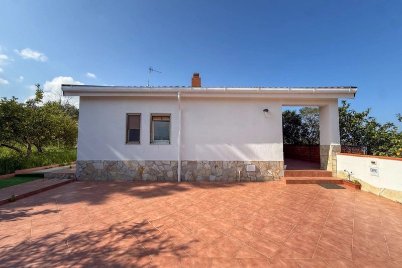 Moradia em Campofelice di Roccella