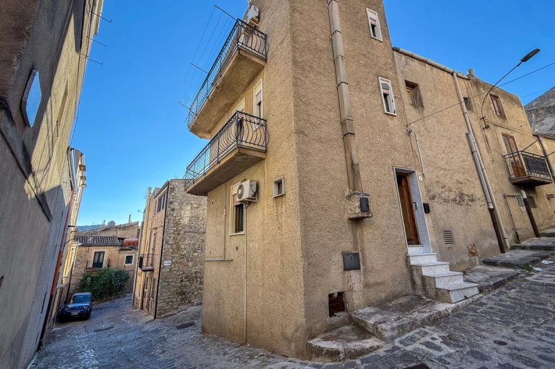 Historisches Haus in Caltavuturo