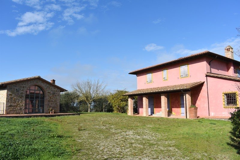 Klein huisje op het platteland in Gambassi Terme