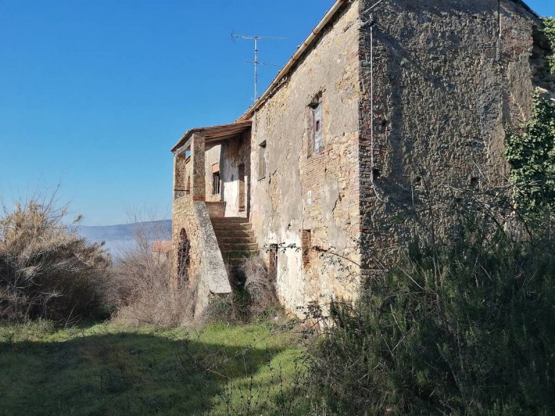 Farmhouse in Volterra
