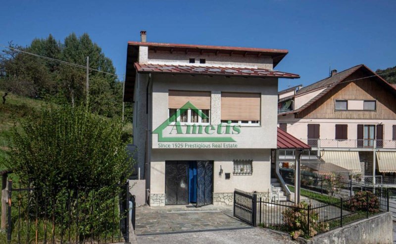 Villa a Roccaforte Mondovì