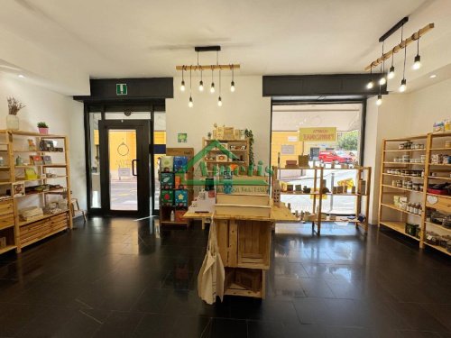 Inmueble comercial en Imperia