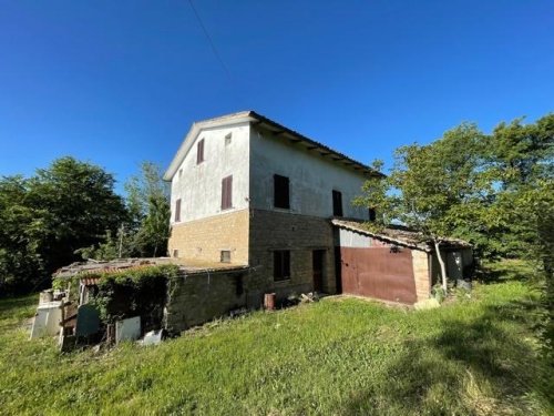Farmhouse in Penna San Giovanni