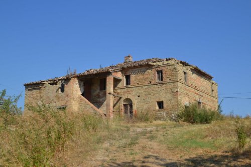 Klein huisje op het platteland in Penna San Giovanni