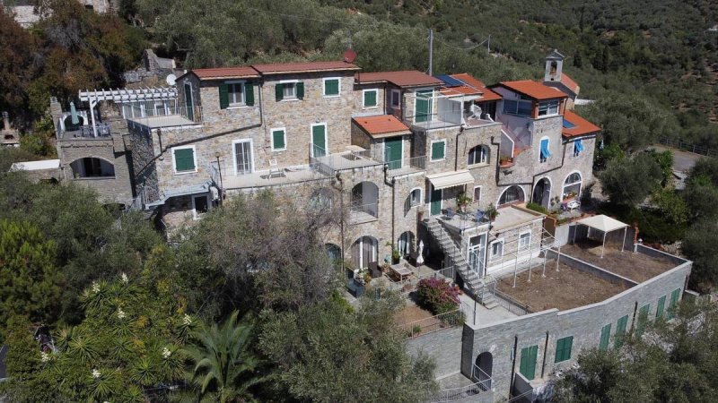 Lägenhet i Diano San Pietro