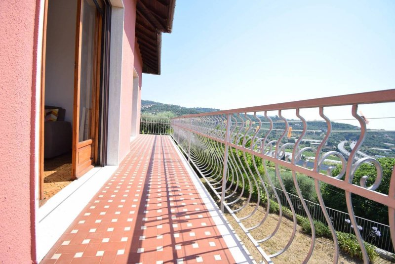 Casa indipendente a Diano Castello