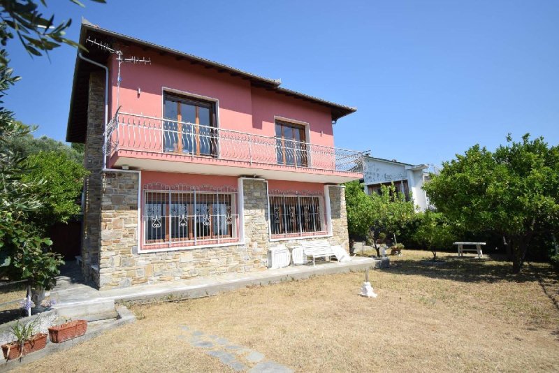 Casa indipendente a Diano Castello