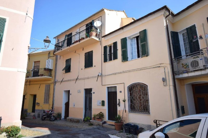 Apartamento en Diano Castello