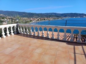 Villa in Diano Marina