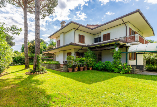 Villa a Forte dei Marmi
