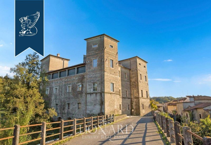 利恰纳-纳尔迪城堡