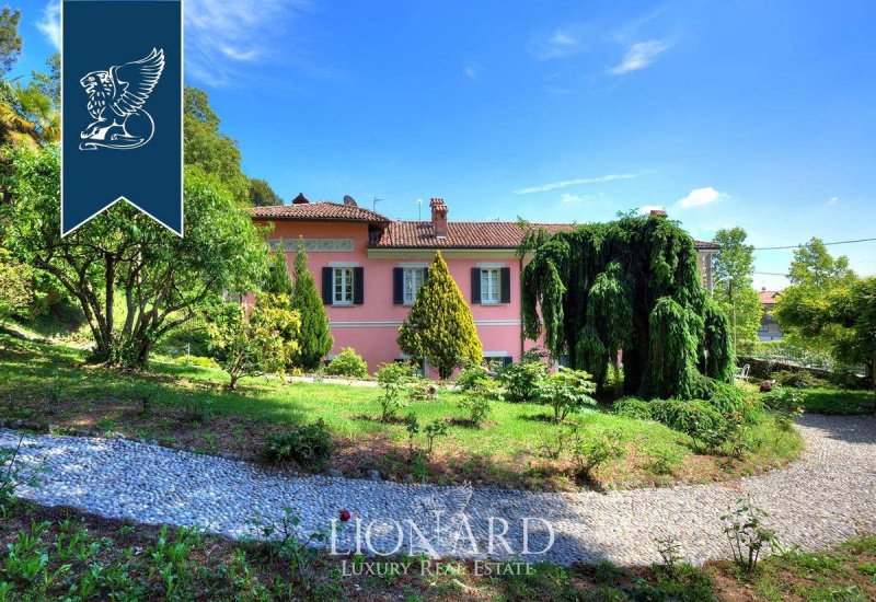 Villa in Albese con Cassano