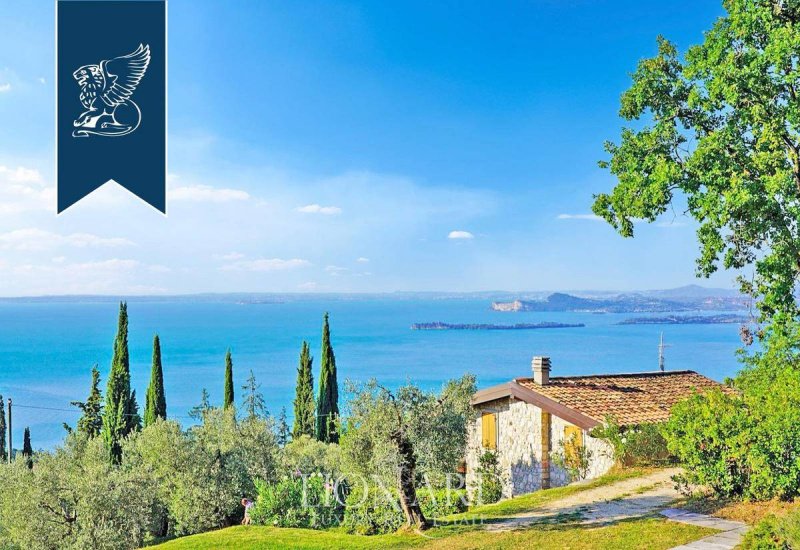 托斯科拉诺-马德尔诺别墅