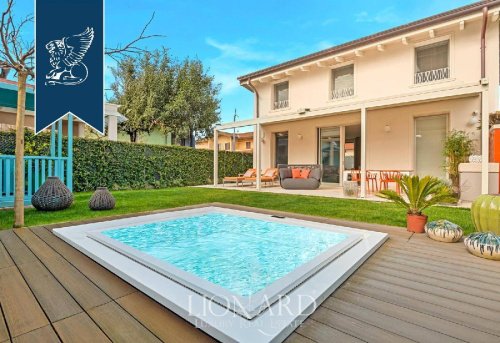 Villa in Pietrasanta