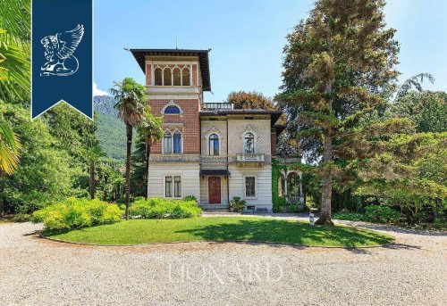 Вилла в Манделло-дель-Ларио