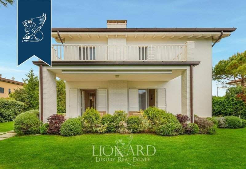 Villa in Forte dei Marmi