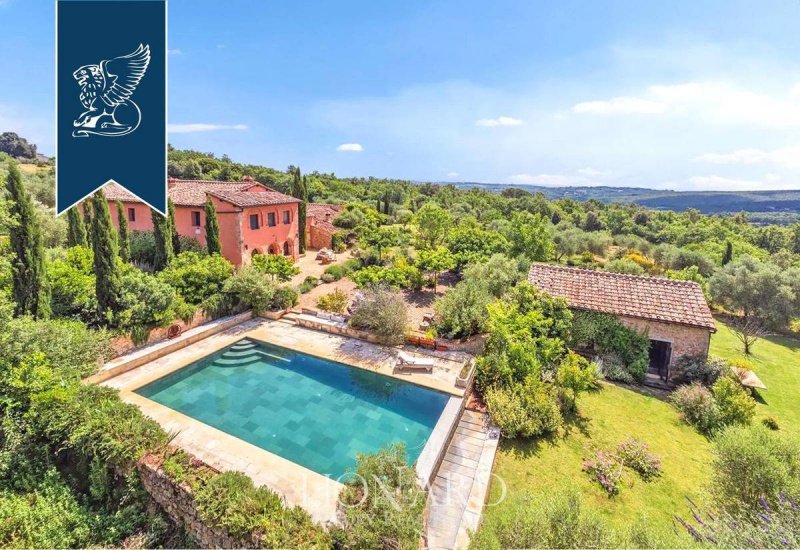 Farmhouse in Monteriggioni