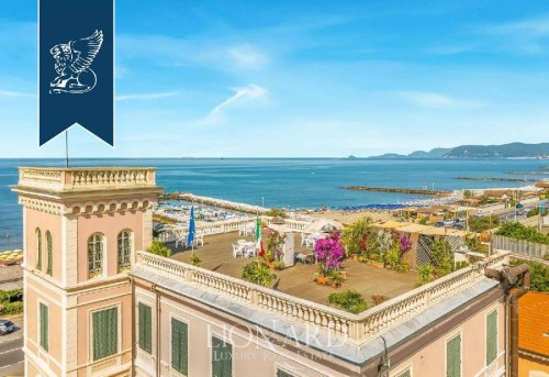 Отель в Масса