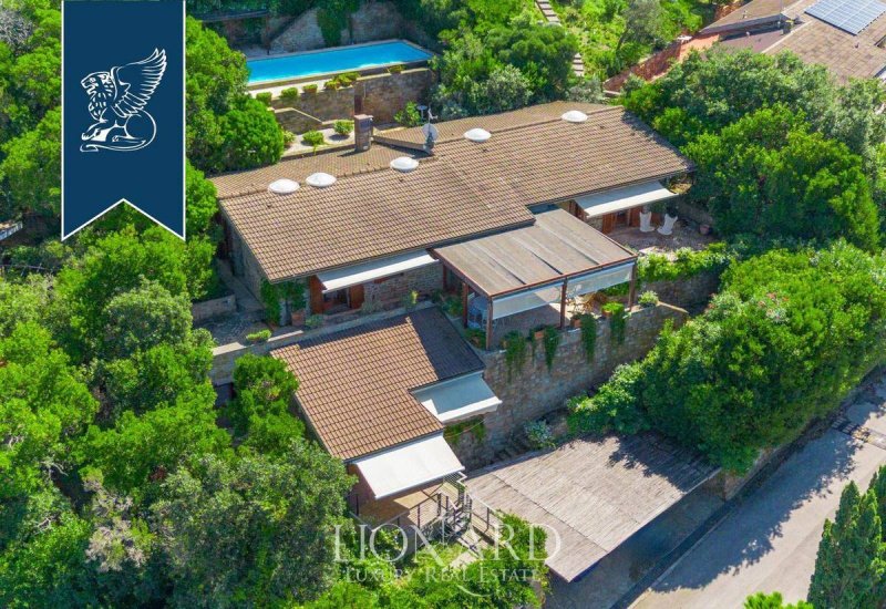 Вилла в Кастильоне-делла-Пеская