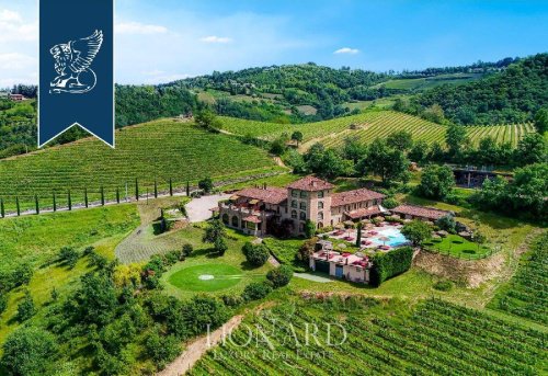 Отель в Канелли