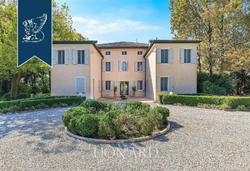 Villa in Correggio