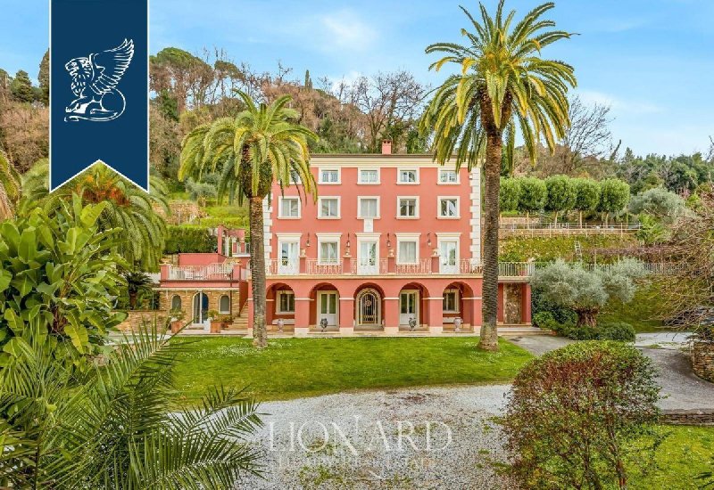 Villa in Massa