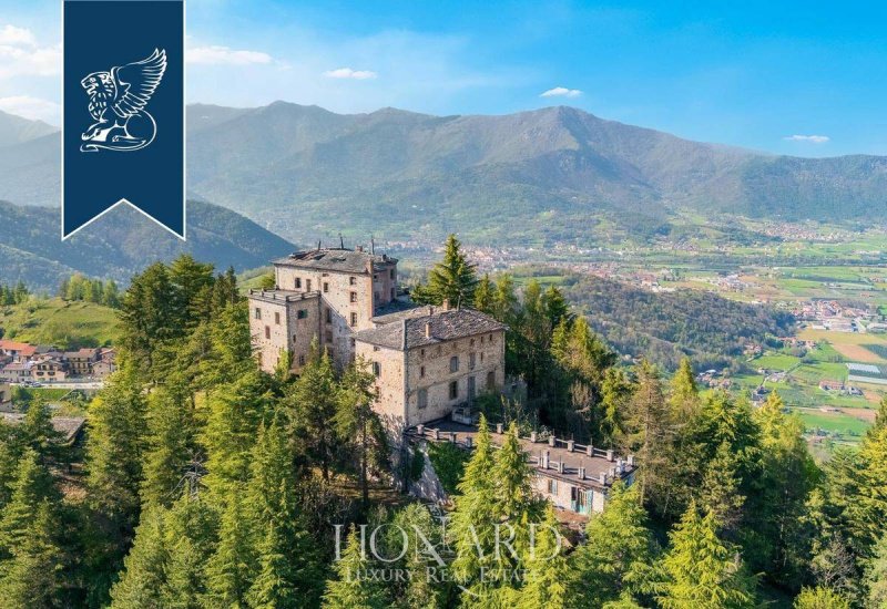 Slott i Montemale di Cuneo
