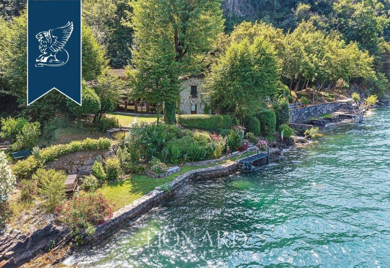 Villa en Faggeto Lario