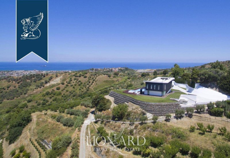 Villa en Valdina