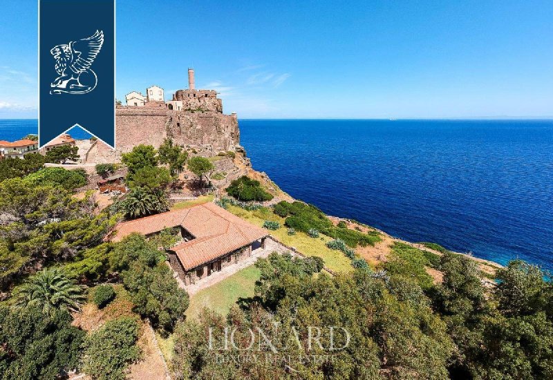 Villa in Capraia Isola