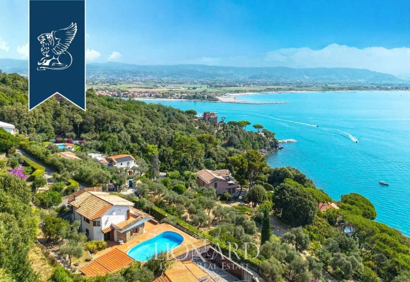 Villa i Ameglia