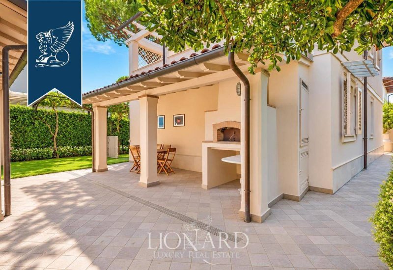 Villa a Forte dei Marmi