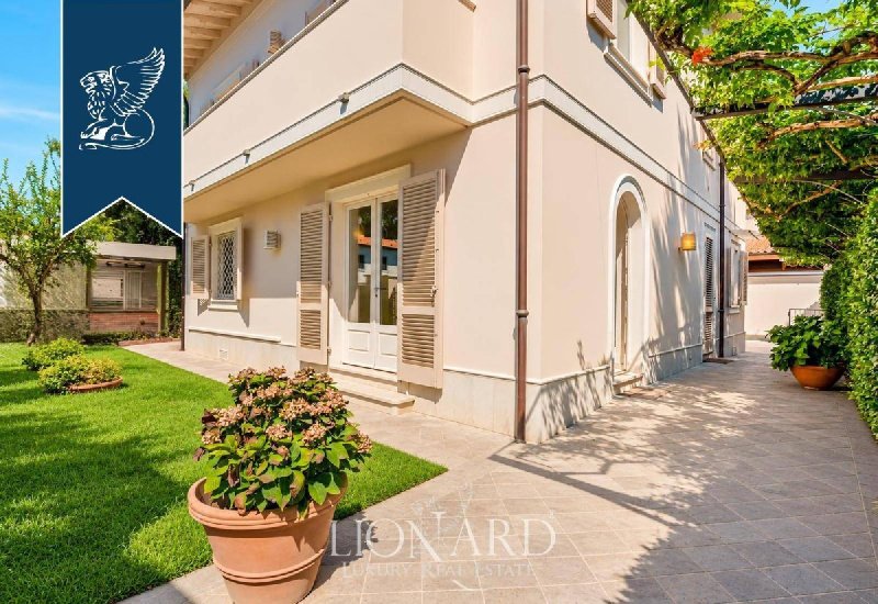 Villa a Forte dei Marmi