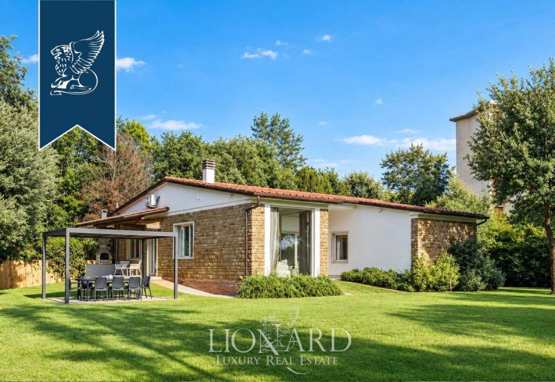 Villa in Pietrasanta