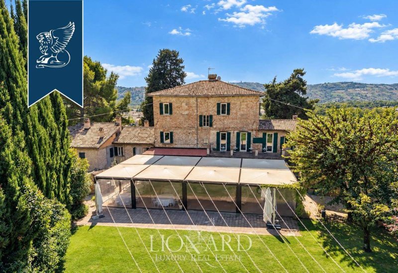 Villa in Monsampolo del Tronto
