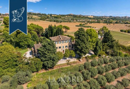 Villa in Monsampolo del Tronto