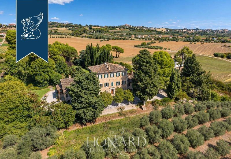 Villa in Monsampolo del Tronto