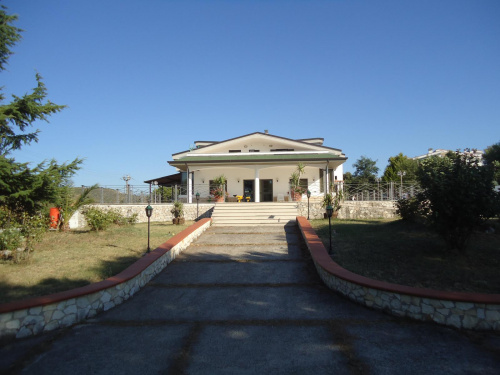 Villa in Ischitella