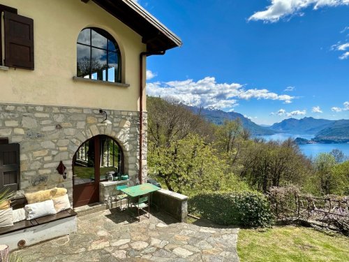 Detached house in Menaggio